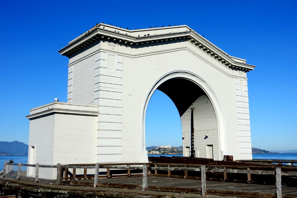 Pier 43 Ferry Arch - San Francisco, CA - DSC03079