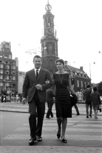 Pierre Dominique Gaisseau met vrouw op Munt Pierre Gaisseau en vrouw op Munt, Bestanddeelnr 912-6925