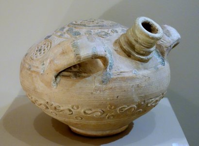 Pilgrim flask, Seljuk dynasty, 13th century AD, earthenware - Huntington Museum of Art - DSC04969