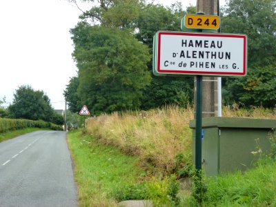 Pihen-lès-Guînes (Pas-de-Calais) city limit sign Hameau d'Alenthun