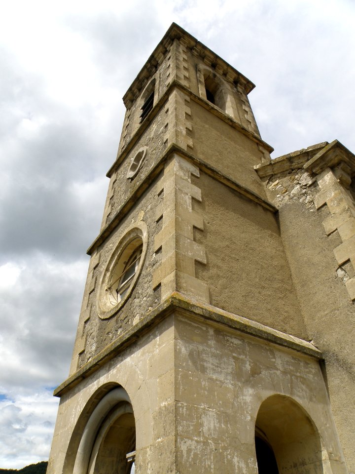 Pierrelongue Chapelle Notre-Dame-de-Consolation 14