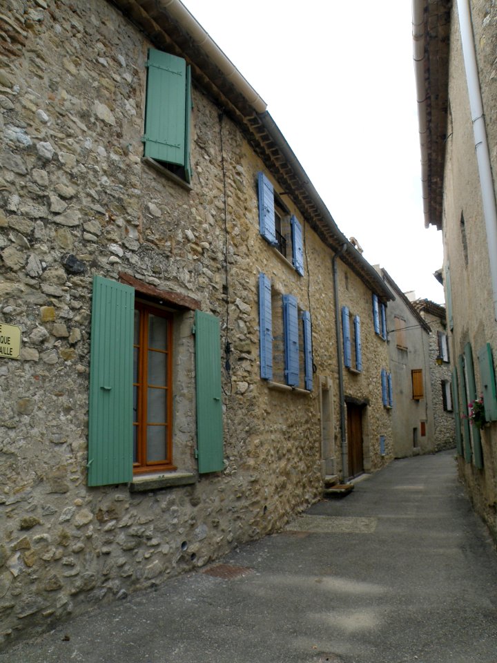 Pierrelongue Rue Dominique de Parpaille