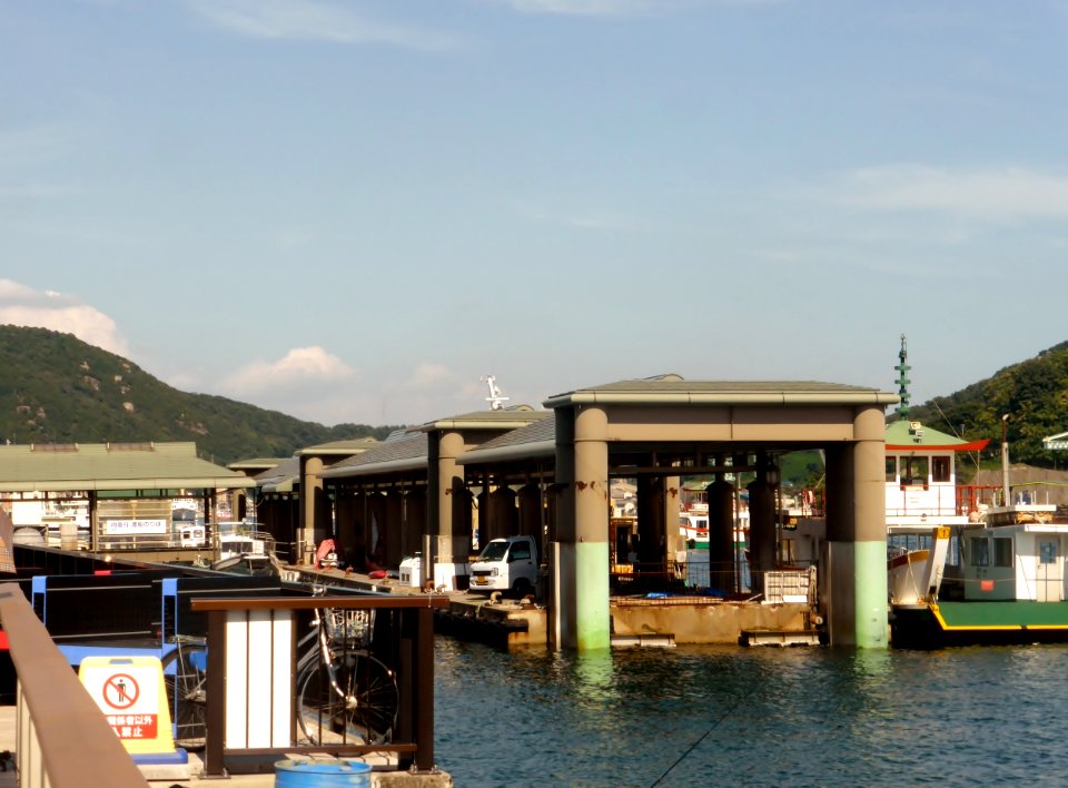 Pier in front of Onomichi station (1)