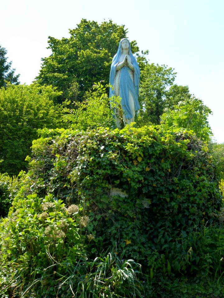 Piencourt (Eure) statue de la Vierge