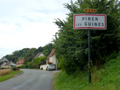 Pihen-lès-Guînes (Pas-de-Calais) city limit sign