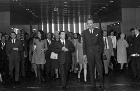 Pierre Jansen opent de 24e Internationale Huishoudbeurs in de RAI, Amsterdam Pie, Bestanddeelnr 922-2888