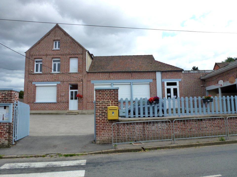 Pihem (Pas-de-Calais, Fr) école primaire Jacques Brel