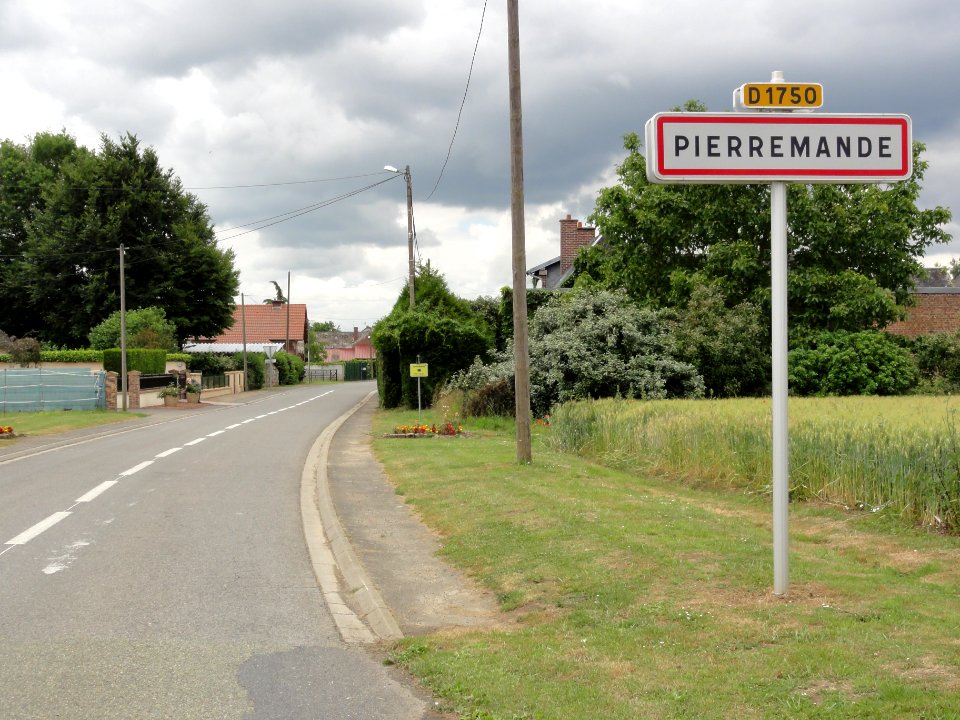 Pierremande (Aisne) city limit sign