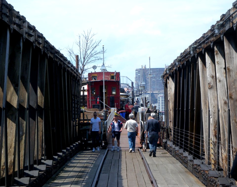Pier 66a floating tracks jeh