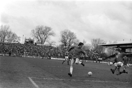 Piet Keizer (links) in duel met Hein Brassé, Bestanddeelnr 923-4845