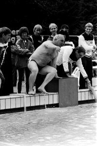 Piet Bambergen voor het zwemmen, Bestanddeelnr 930-3912