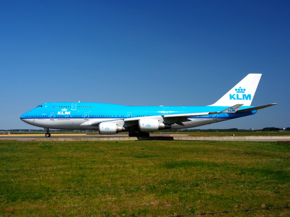 PH-BFU KLM Royal Dutch Airlines Boeing 747-406(M) - cn 28196 taxiing 21July2013 pic-007