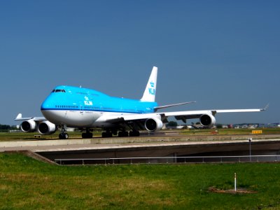 PH-BFU KLM Royal Dutch Airlines Boeing 747-406(M) - cn 28196 taxiing 21July2013 pic-003