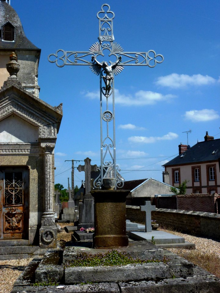 Piencourt (Eure) croix de cimetière