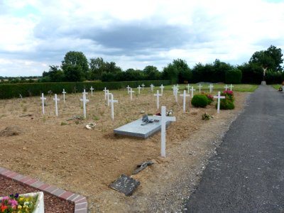 Pihem (Pas-de-Calais, Fr) vielles tombes anonymes au cimetière