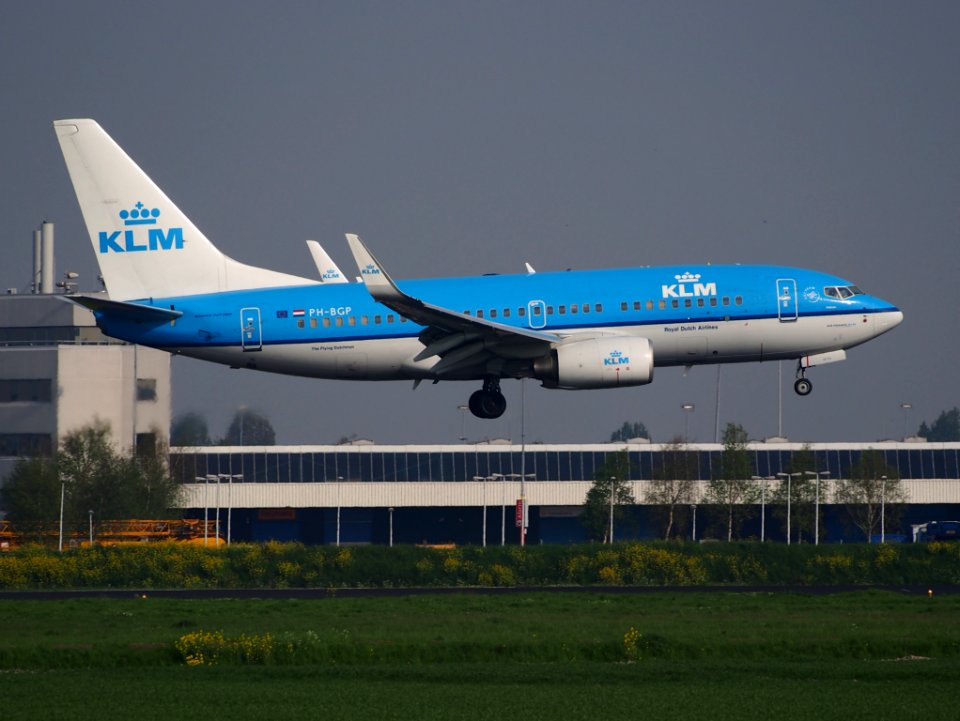 PH-BGP landing at Schiphol (AMS - EHAM), The Netherlands, pic2