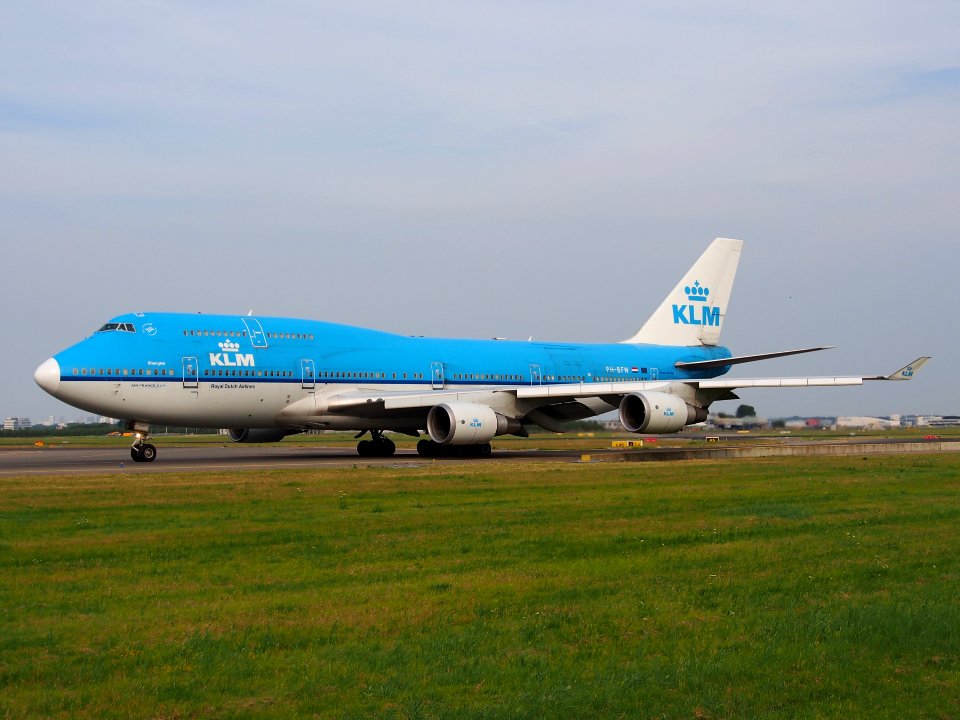 PH-BFW KLM Royal Dutch Airlines Boeing 747-406(M) - cn 30454, taxiing 22july2013 pic-004