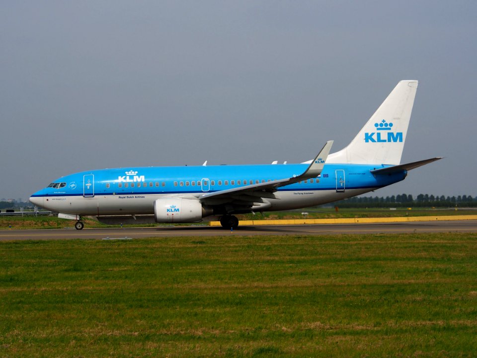 PH-BGF KLM Royal Dutch Airlines Boeing 737-7K2(WL) - cn 30365 taxiing 13Juli 2013 pic5