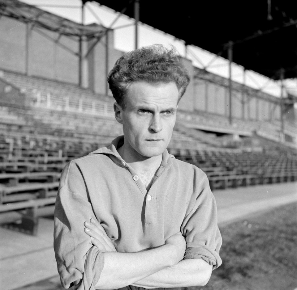 Piet Groeneveld (Haarlem) in het Olympisch Stadion in Amsterdam, enige dagen na , Bestanddeelnr 191-1067