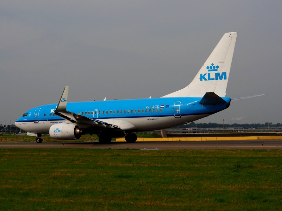 PH-BGD KLM Royal Dutch Airlines Boeing 737-7K2(WL) - cn 30366 taxiing 13July2013 pic4