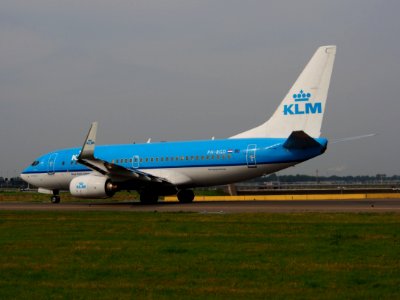 PH-BGD KLM Royal Dutch Airlines Boeing 737-7K2(WL) - cn 30366 taxiing 13July2013 pic4