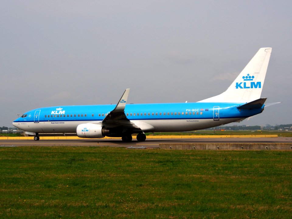PH-BGC KLM Royal Dutch Airlines Boeing 737-8K2(WL) taxiing 14July2013 pic3