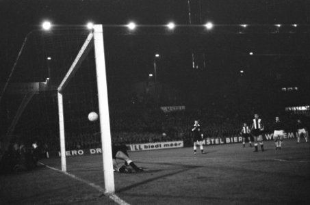 Piet Keizer scoort 1-0 voor Ajax, Bestanddeelnr 919-6147