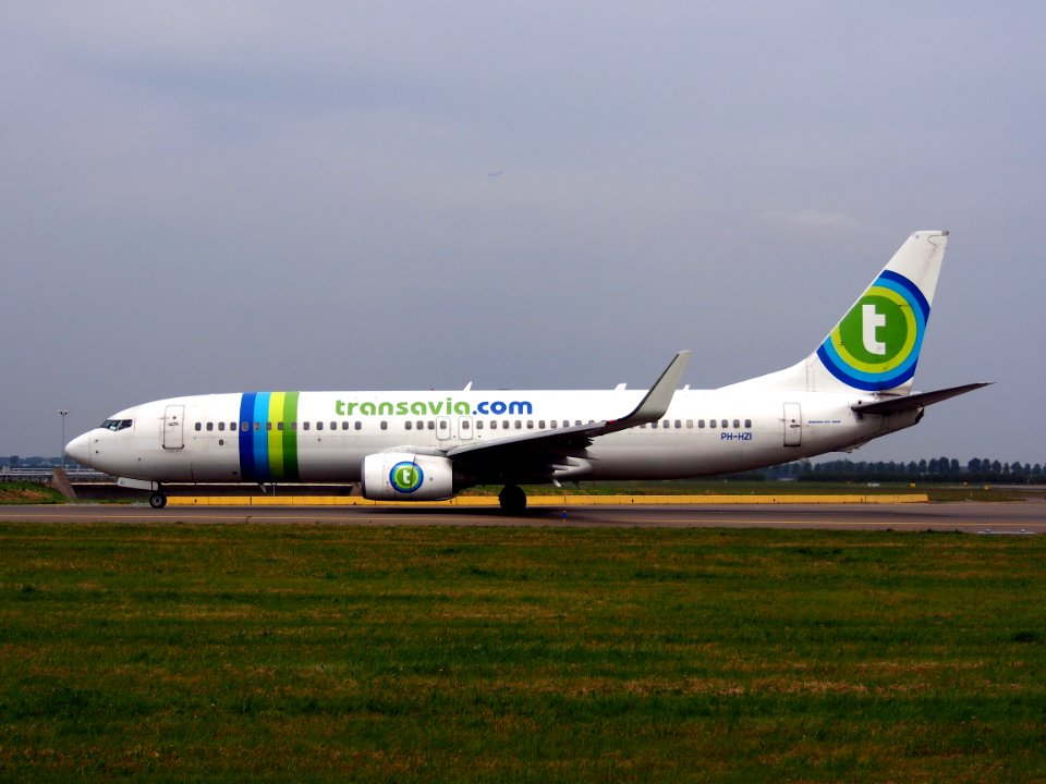 PH-HZI Transavia Boeing 737-8K2(WL) - cn 28380 taxiing 13july2013 pic3