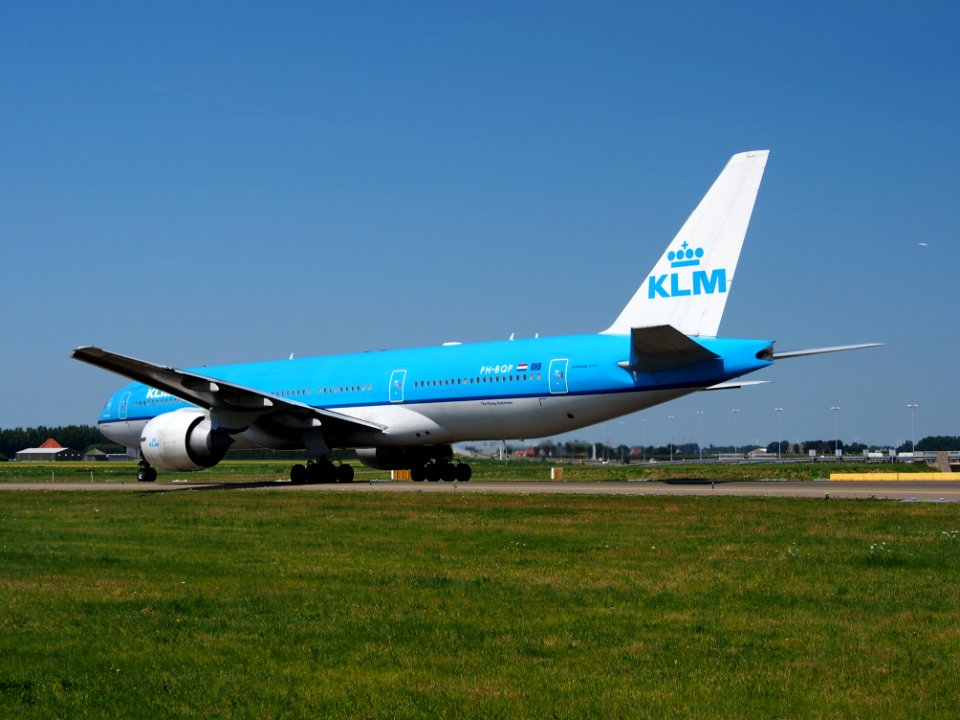 PH-BGP KLM Royal Dutch Airlines Boeing 737-7K2(WL) - cn 38127, taxiing 21july2013 pic-005
