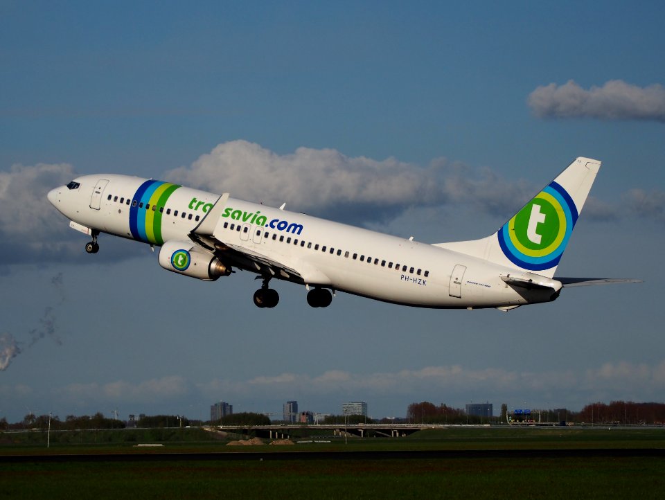 PH-HZK Transavia Boeing 737-8K2(WL) takeoff from Polderbaan, Schiphol (AMS - EHAM) at sunset