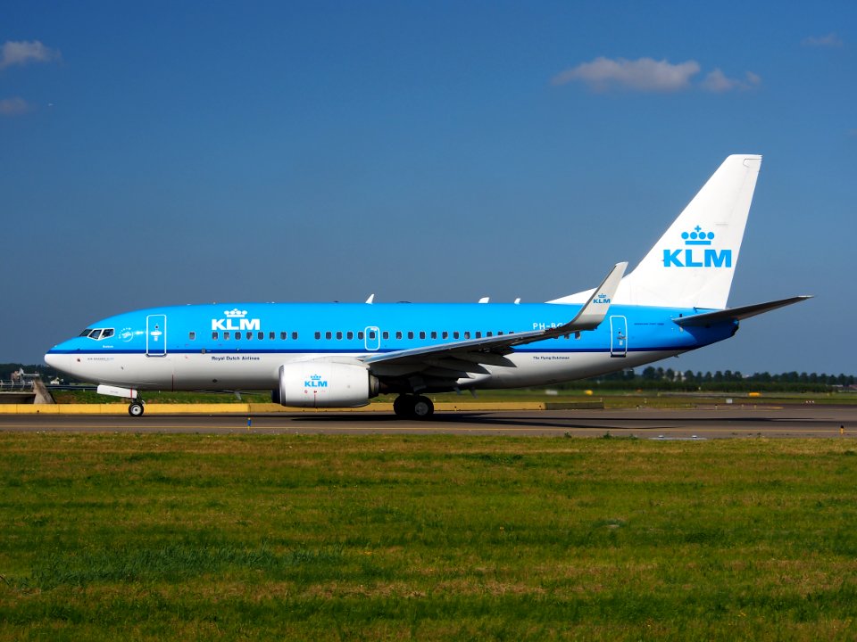 PH-BGU KLM Royal Dutch Airlines Boeing 737-7K2(WL) - cn 39257 taxiing 18july2013 pic-003