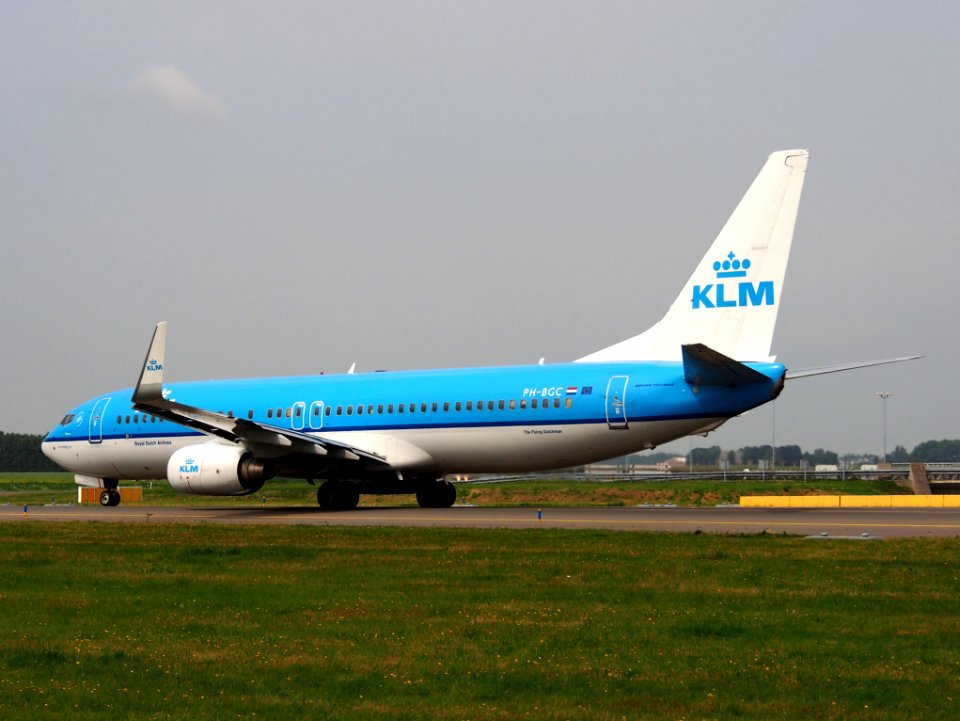PH-BGC KLM Royal Dutch Airlines Boeing 737-8K2(WL) taxiing 14July2013 pic4