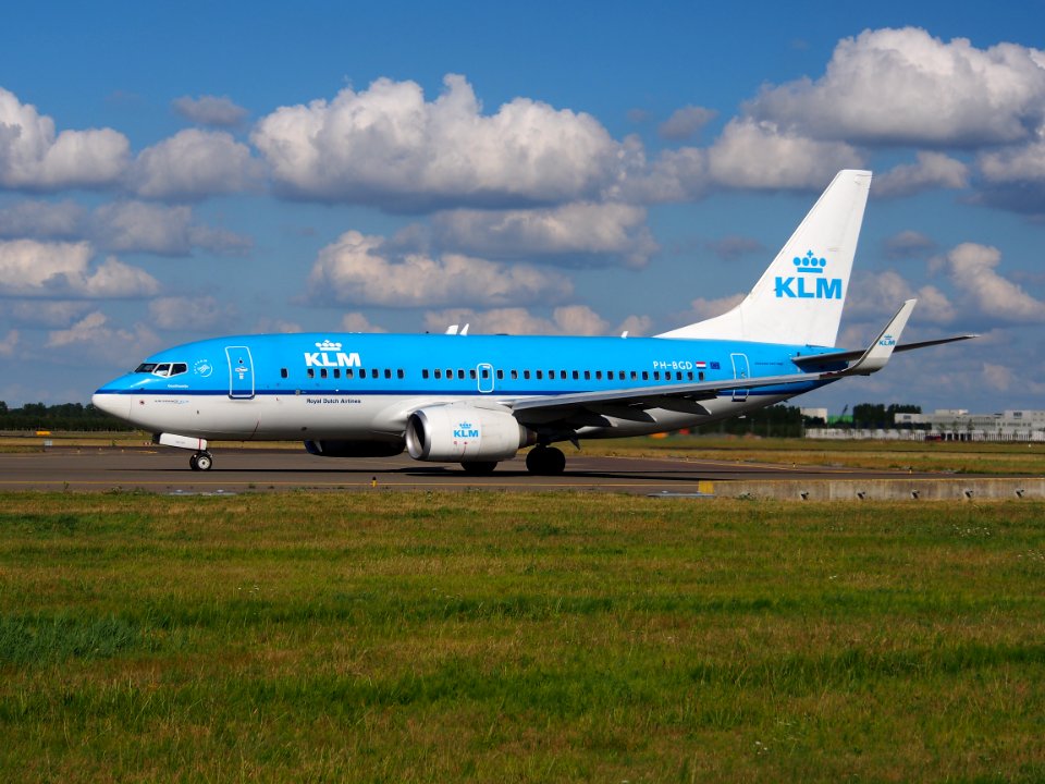 PH-BGD KLM Royal Dutch Airlines Boeing 737-7K2(WL) - cn 30366 taxiing, 8august2013 pic-002