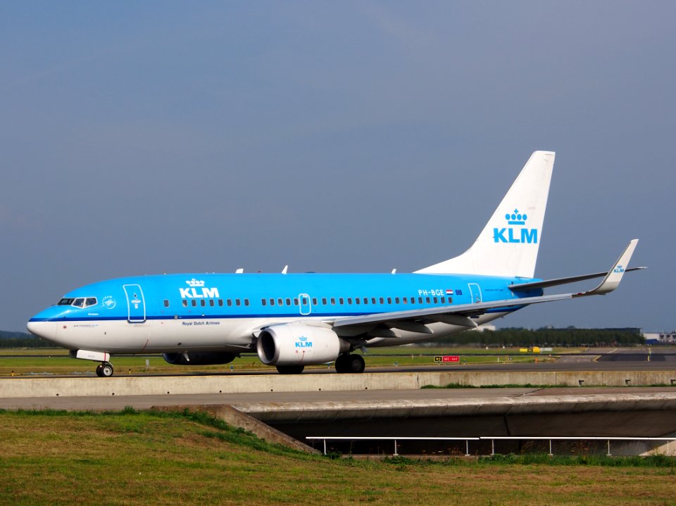 PH-BGE KLM Royal Dutch Airlines Boeing 737-7K2(WL) - cn 30371 taxiing, 25august2013 pic-1