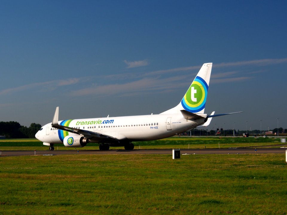 PH-HZE Transavia Boeing 737-8K2(WL) - cn 28377 taxiing 15july2013 pic-009