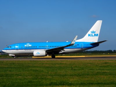 PH-BGW KLM Royal Dutch Airlines Boeing 737-7K2(WL) - cn 38128 taxiing 18july2013 pic-002 photo