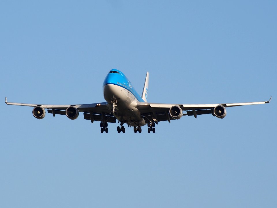 PH-BFR, landing at Schiphol on 2Feb2014 pic01