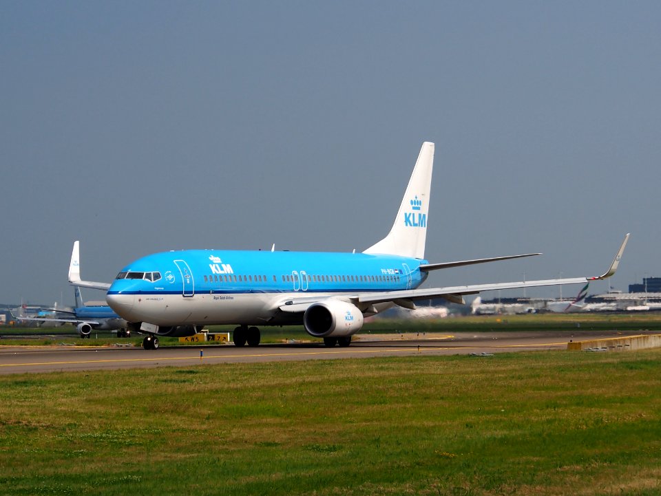 PH-BGB KLM Royal Dutch Airlines Boeing 737-8K2(WL) - cn 37594 pic1
