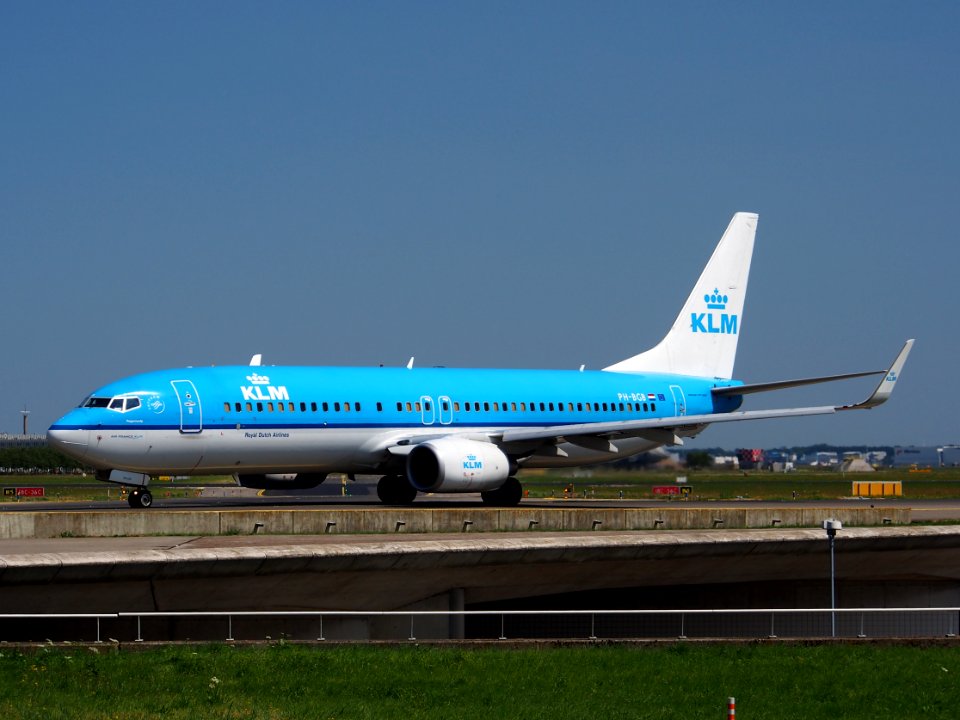 PH-BGB KLM Royal Dutch Airlines Boeing 737-8K2(WL) - cn 37594, taxiing 21july2013