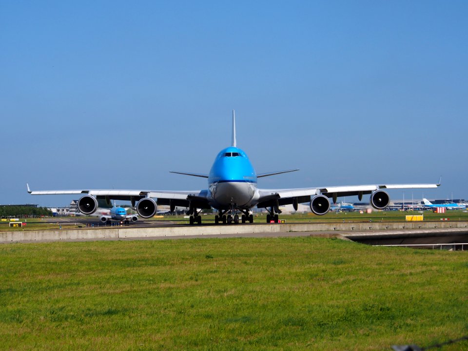 PH-BFO KLM Royal Dutch Airlines Boeing 747-406(M) - cn 25413 taxiing 18july2013 pic-001