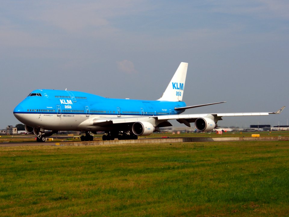 PH-BFP KLM Royal Dutch Airlines Boeing 747-406(M) - cn 2637, taxiing 22july2013 pic-003