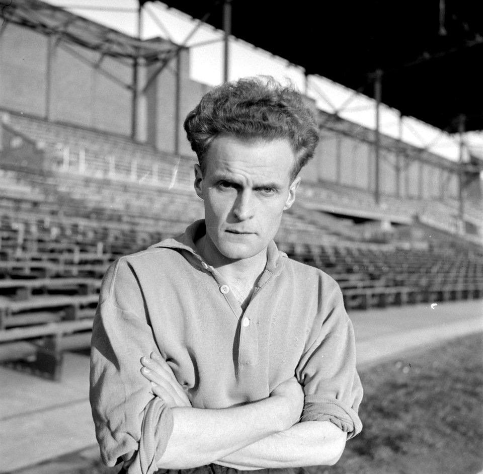 Piet Groeneveld (Haarlem) in het Olympisch Stadion in Amsterdam, enige dagen na , Bestanddeelnr 191-1068