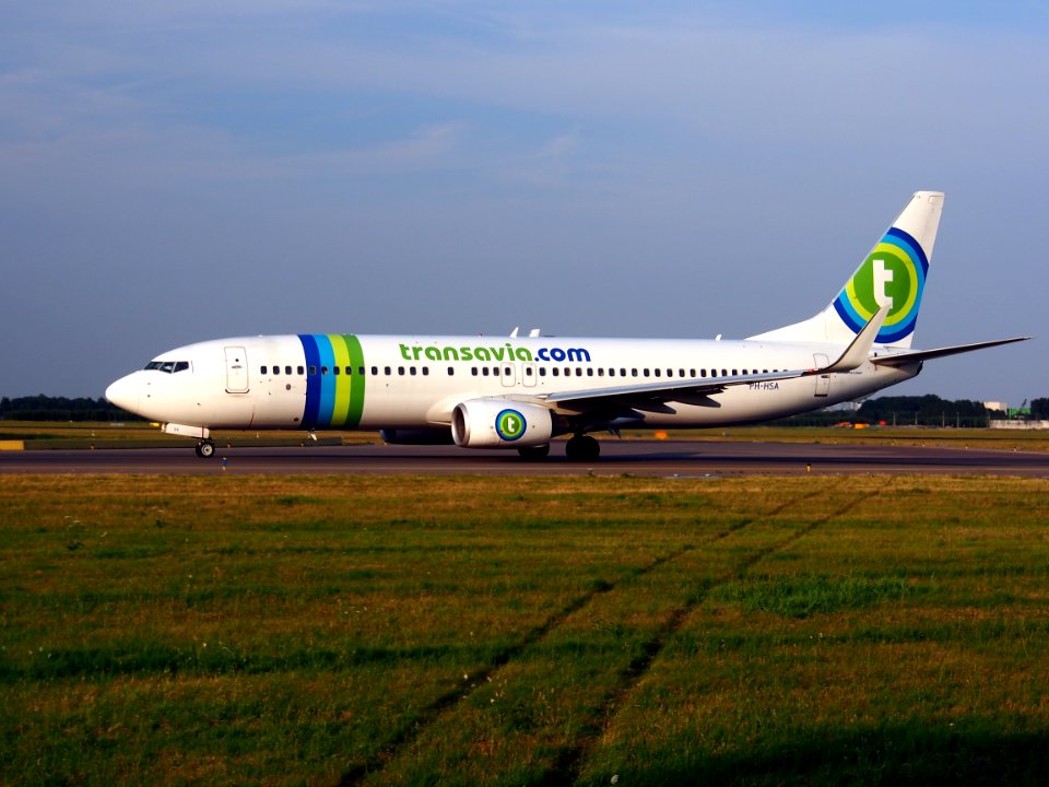 PH-HSA Transavia Boeing 737-8K2(WL) - cn 34171 taxiing 22July2013 pic-002
