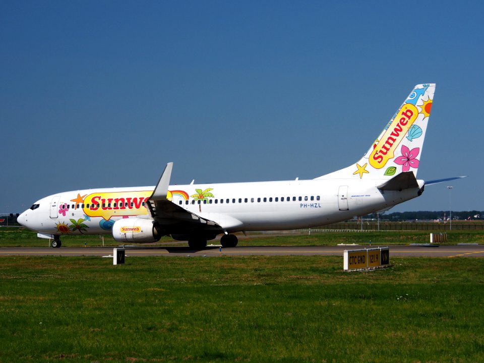 PH-HZL Transavia Boeing 737-8K2(WL) - cn 30391 21july2013 taxiing 21July2013 pic-004