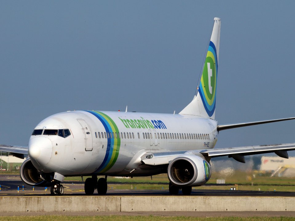 PH-HZE Transavia Boeing 737-8K2(WL) - cn 28377 taxiing 15july2013 pic-002