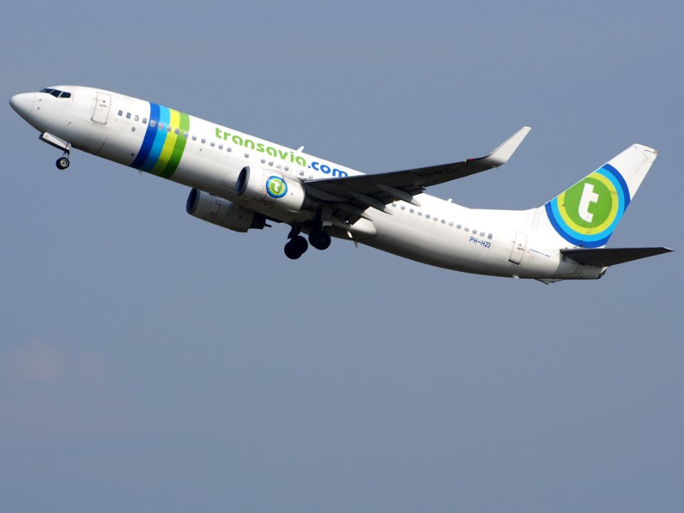 PH-HZI Transavia Boeing 737-8K2(WL) - cn 28380 take-off, 25august2013 pic-1