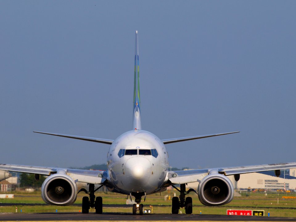 PH-HZE Transavia Boeing 737-8K2(WL) - cn 28377 taxiing 15july2013 pic-001