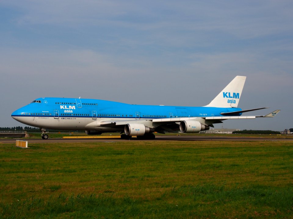 PH-BFP KLM Royal Dutch Airlines Boeing 747-406(M) - cn 2637, taxiing 22july2013 pic-006