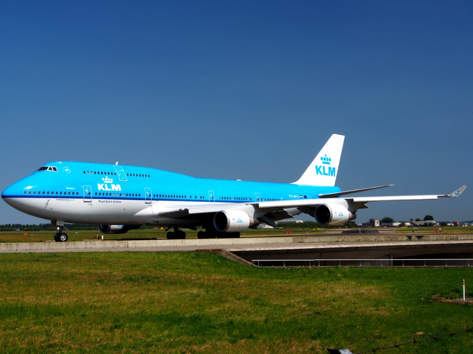 PH-BFU KLM Royal Dutch Airlines Boeing 747-406(M) - cn 28196 taxiing 21July2013 pic-005