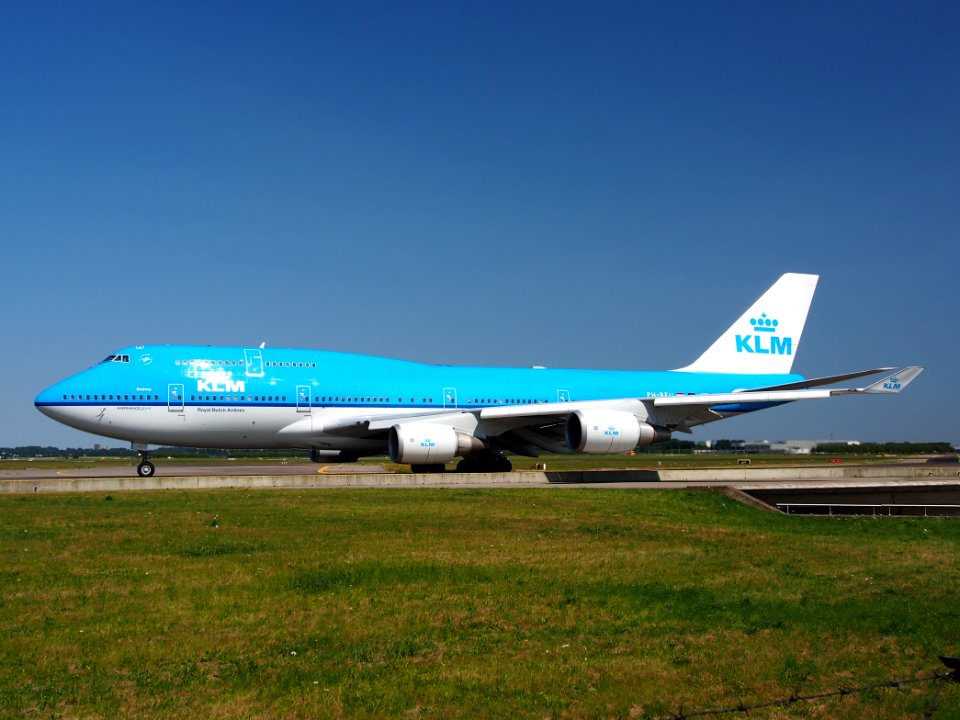 PH-BFU KLM Royal Dutch Airlines Boeing 747-406(M) - cn 28196 taxiing 21July2013 pic-006